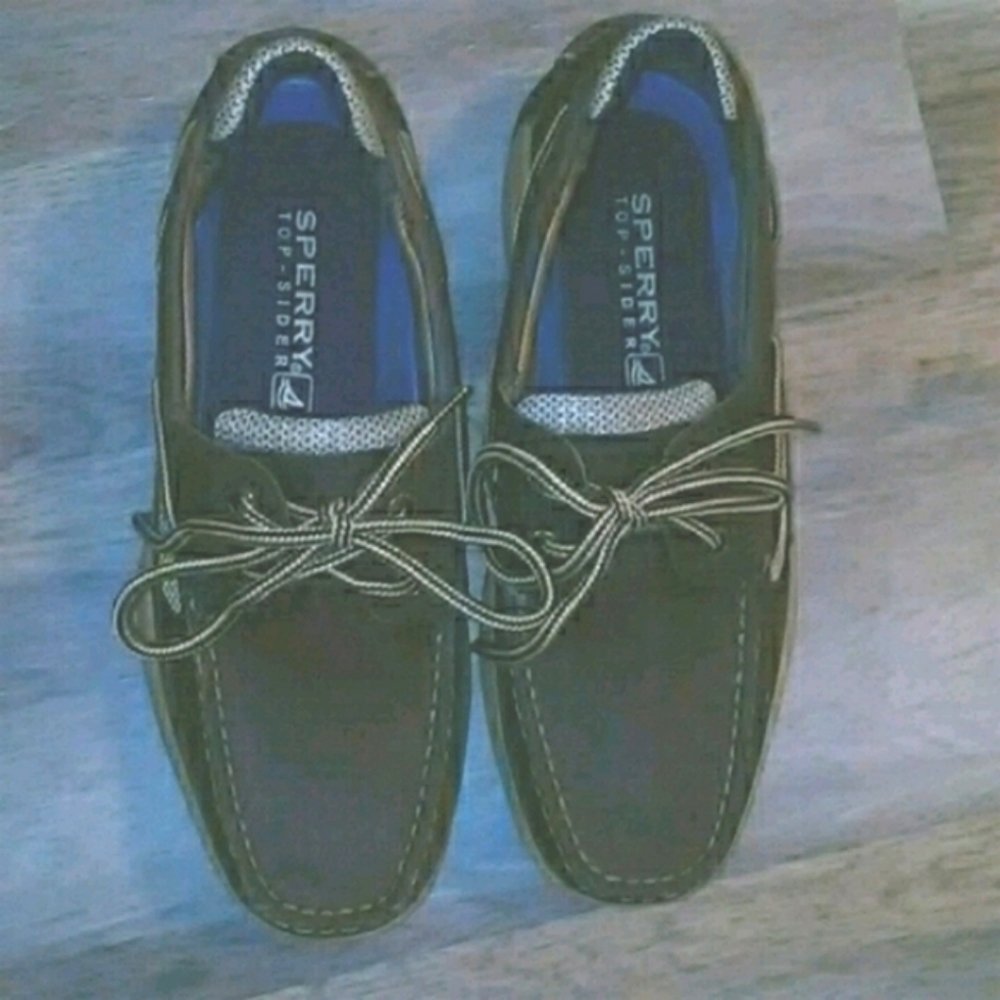 Shoes - Picture 2 of 4